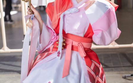 樱色巫女降临!PikuPiku樱巫女cos还原神社偶像的治愈魅力