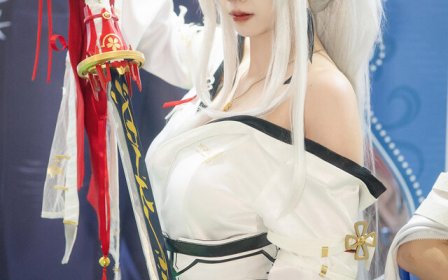 xuan阿璇绯雪COS:化身白衣绯刃,以东方美学诠释角色魅力
