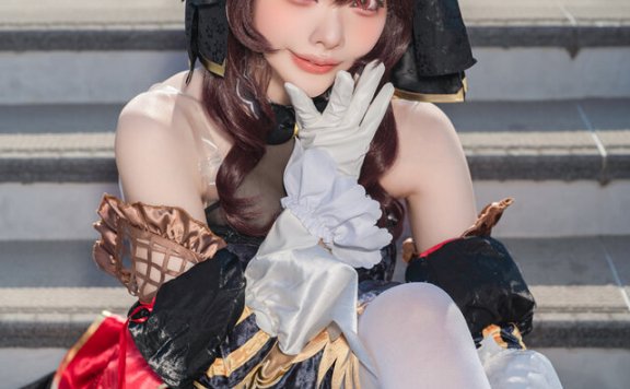 水羽Etocha贵妇人COS:红黑礼服惊艳AnimeJapan2026现场