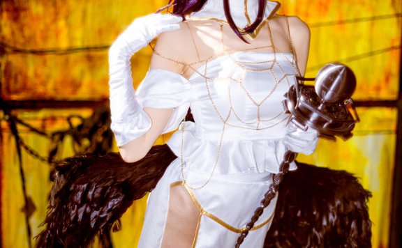 Mayuchi礼服雅儿贝德COS：完美演绎纯洁与魅惑的反差美学