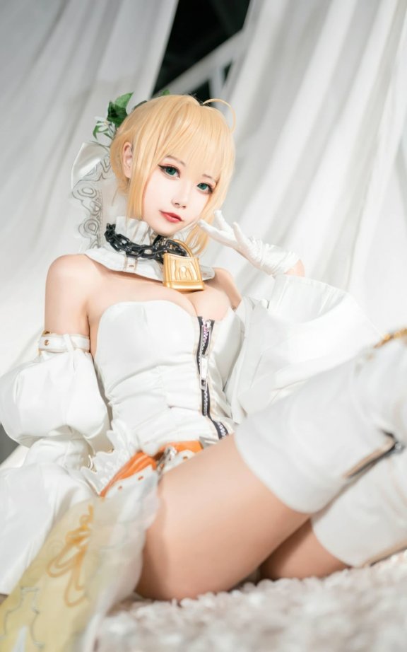 momoko葵葵尼禄cos赏析:演绎FGO克劳狄乌斯的皇帝魅力