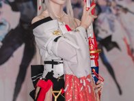 鸣潮·绯雪COS:月海月音银发红瞳造型日式长袖尽显冷艳气质