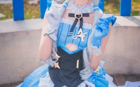 崩坏学园2·德丽莎COS赏析:弥音音还原蓝白少女的经典魅力