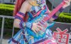 猫乃Nekono音城赛拉cos：红发偶像抱起吉他元气舞台感拉满