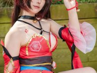 假面愚者降临池袋！Noameron绝美花火cos欢愉少女神韵拉满