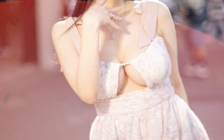 宫村Ruka亮相PF44:粉色夏日裙装甜美吸睛,镜头表现力拉满