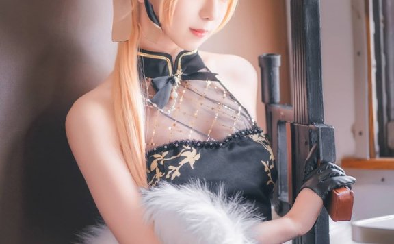 少女前线弥音音COS:OTs-14黑金旗袍与战术人形的优雅碰撞