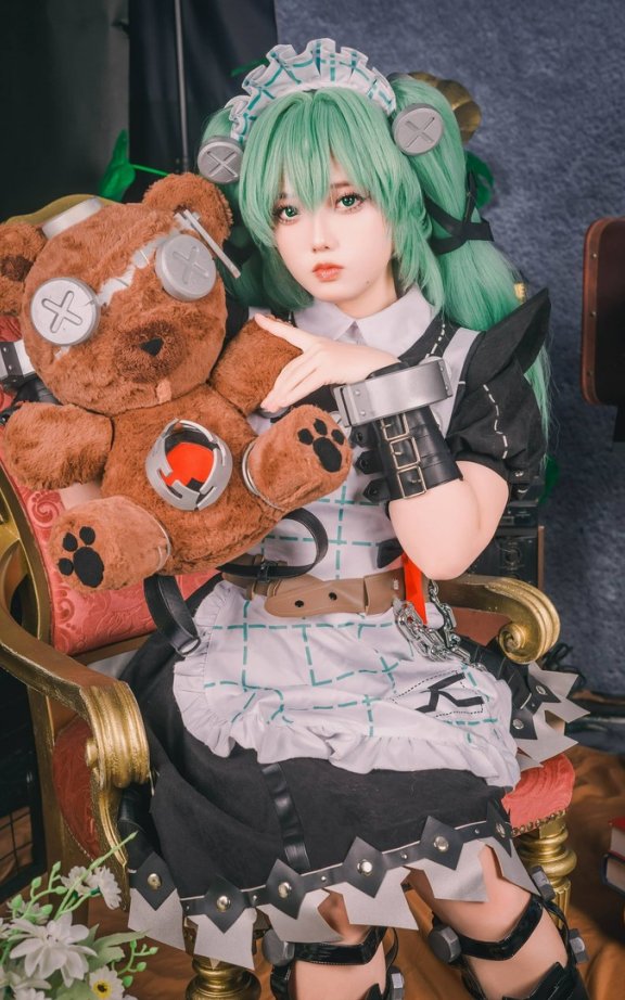 Messie Huang可琳·威克斯cos:女仆少女与机械感的融合魅力