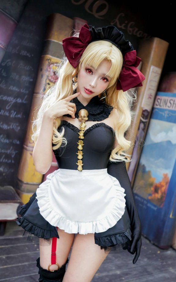 ElyEE子·艾蕾什基伽尔COS:FGO女仆造型展现神秘优雅气质