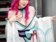 餓小璇miu阿狸COS:粉色狐耳搭配和风华服,九尾狐魅力十足